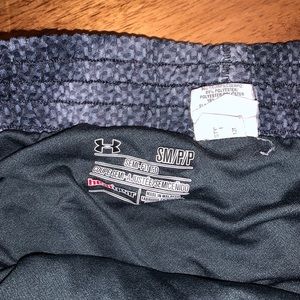 Women’s Under Armour gray shorts